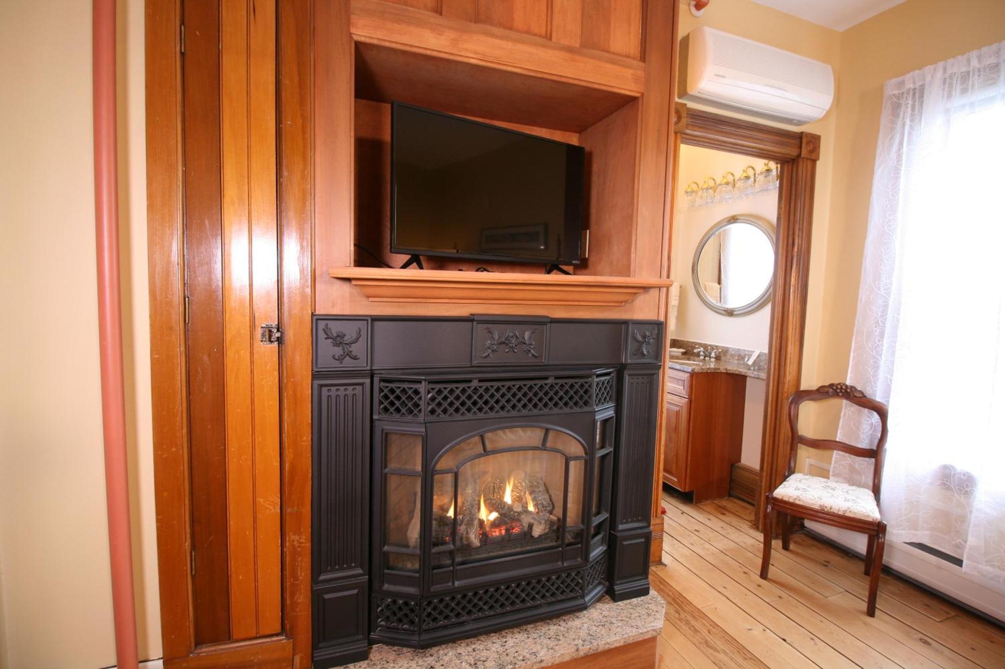 The Governor'S Inn Ludlow Room photo